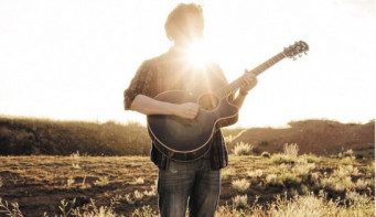 Ted Eronov acoustic concert в гастропабе "Библиотека"